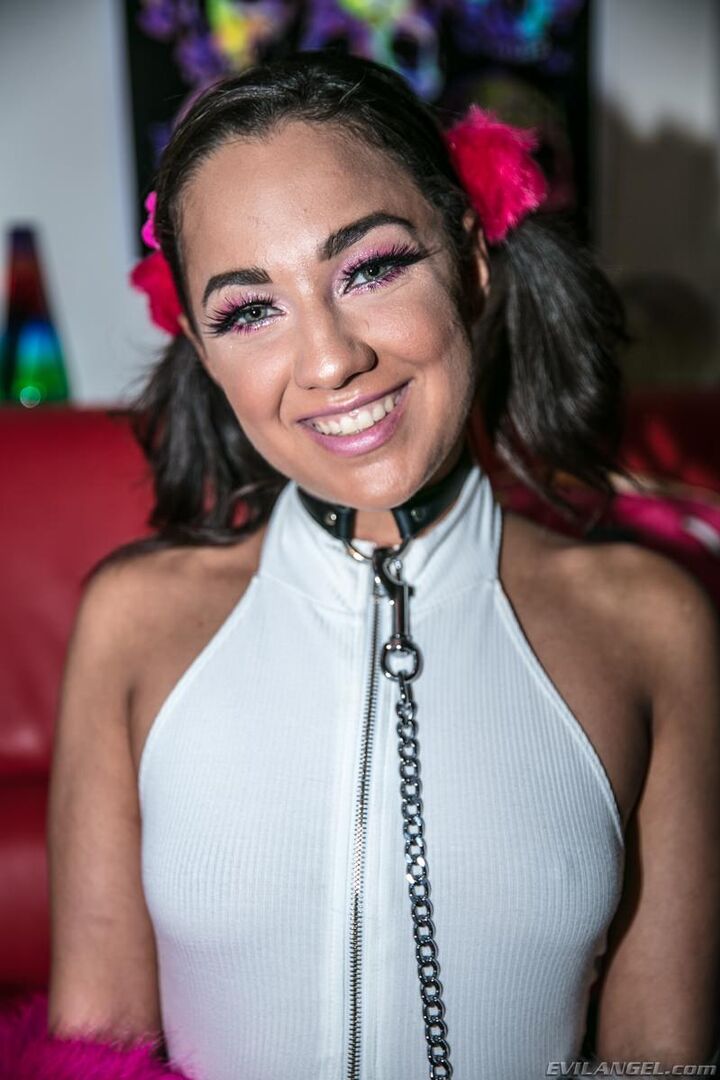 Pig-Tailed Amara's Graphic Anal Hookup