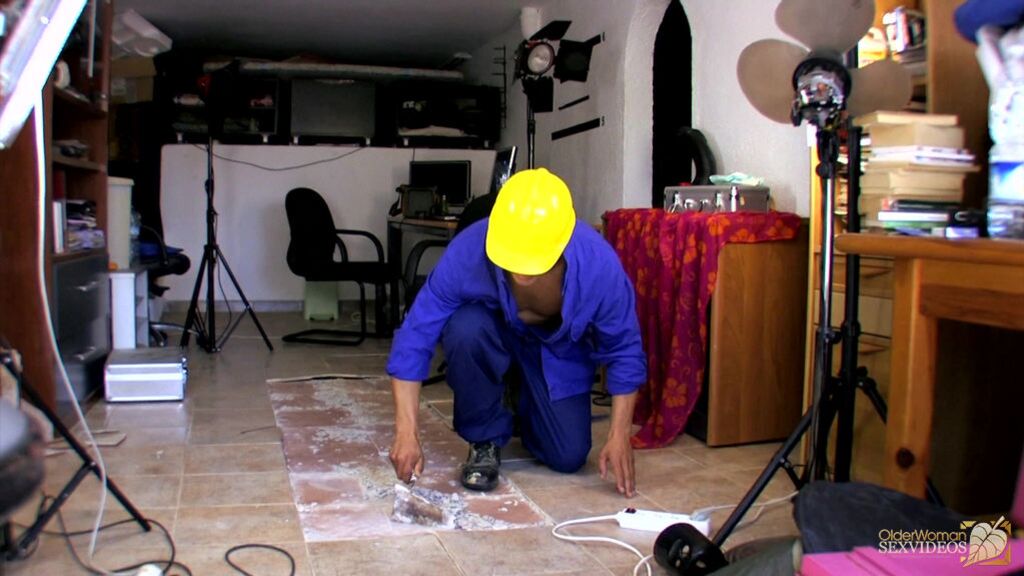 Wife fucks the repair guy