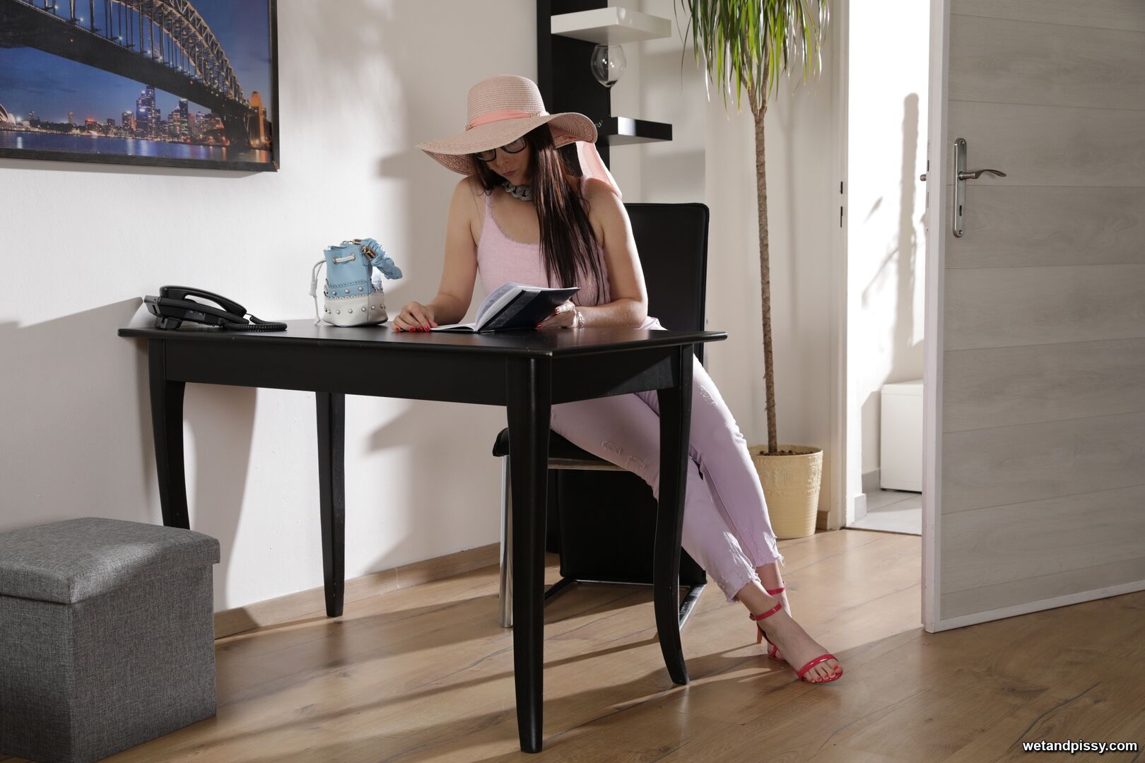 ANTONIA SAINZ — OFFICE EXPERIMENTATION