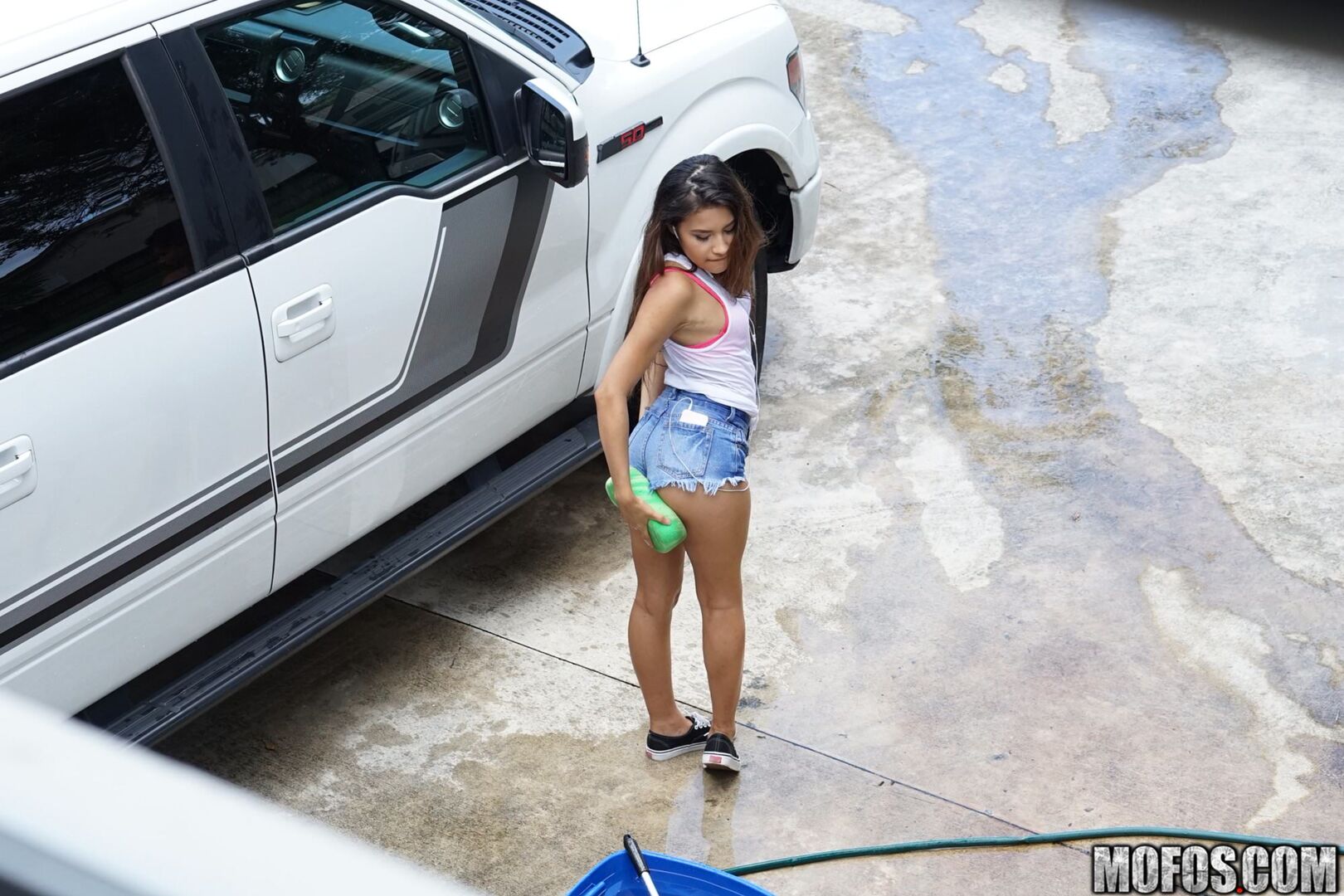Teen Spinner's Wet T-Shirt Car Wash