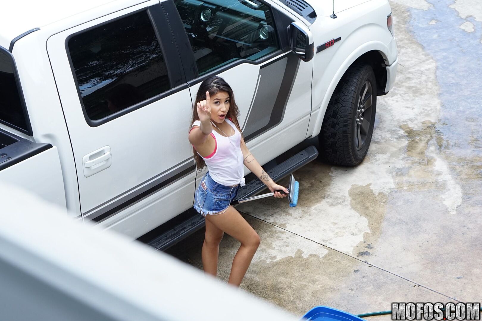 Teen Spinner's Wet T-Shirt Car Wash