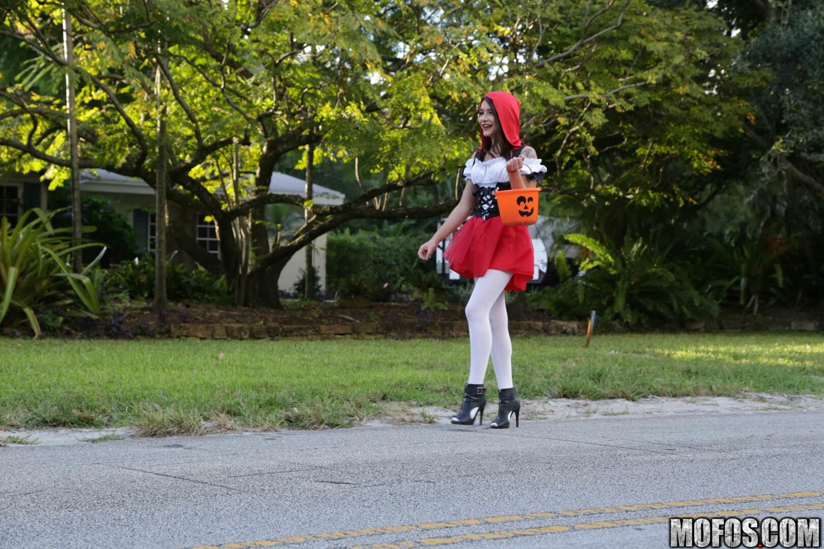 Brunette Spinner Fucks on Halloween