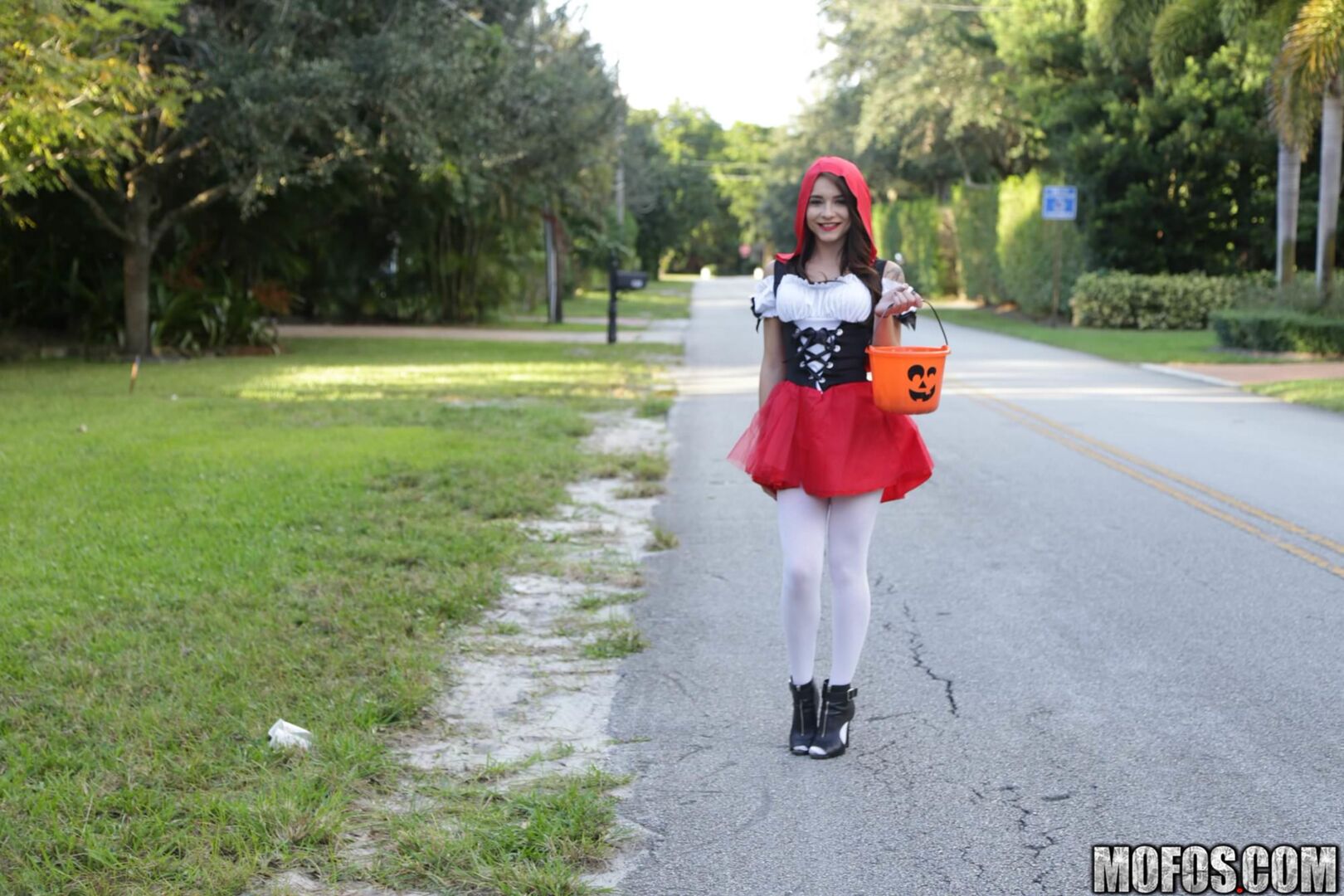 Brunette Spinner Fucks on Halloween