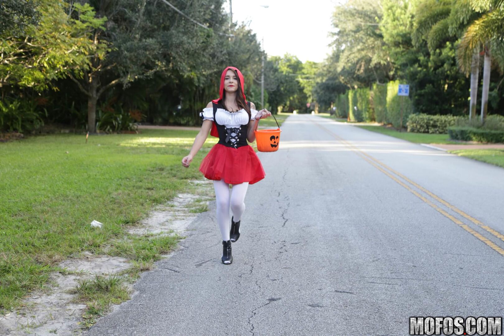 Brunette Spinner Fucks on Halloween