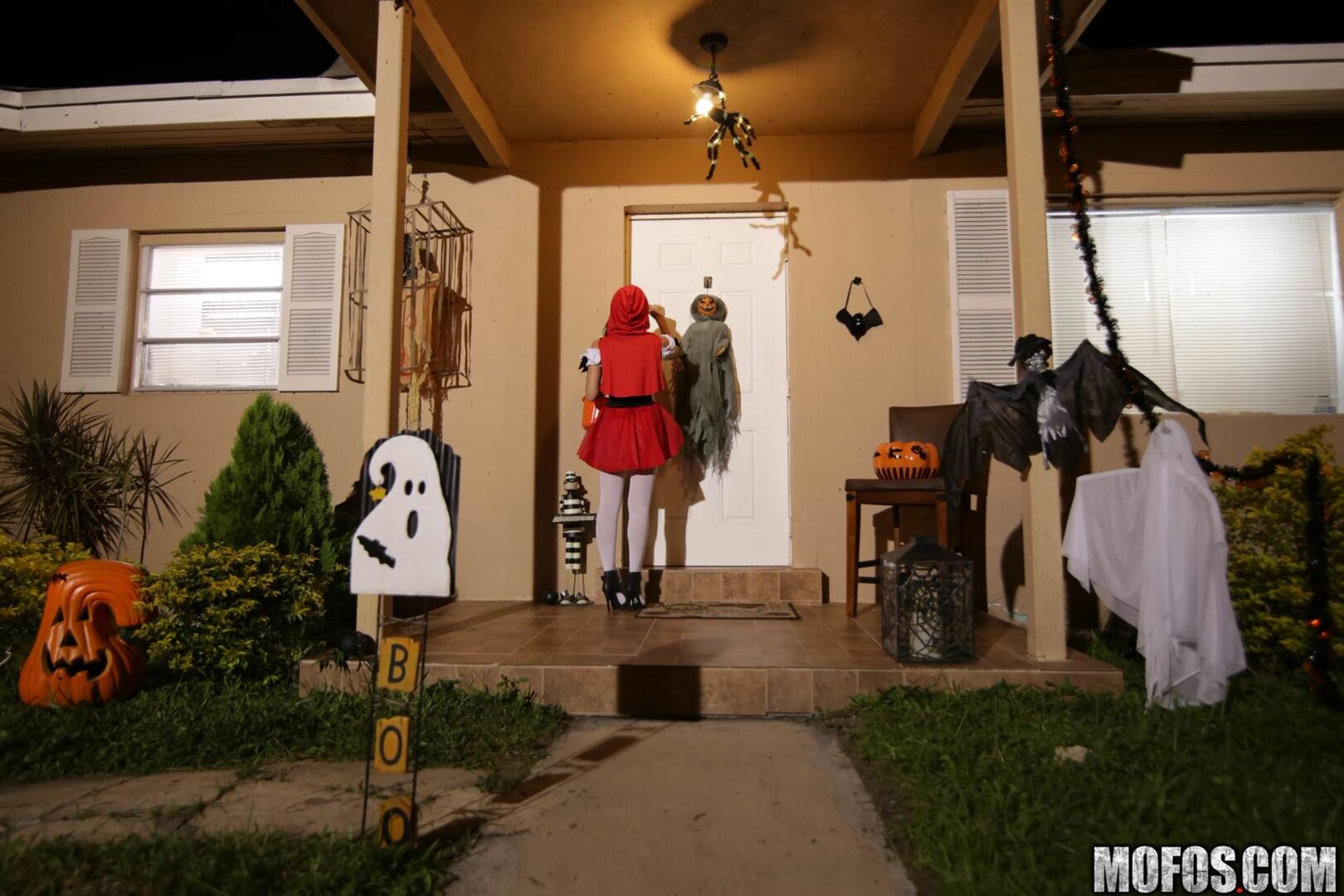 Brunette Spinner Fucks on Halloween