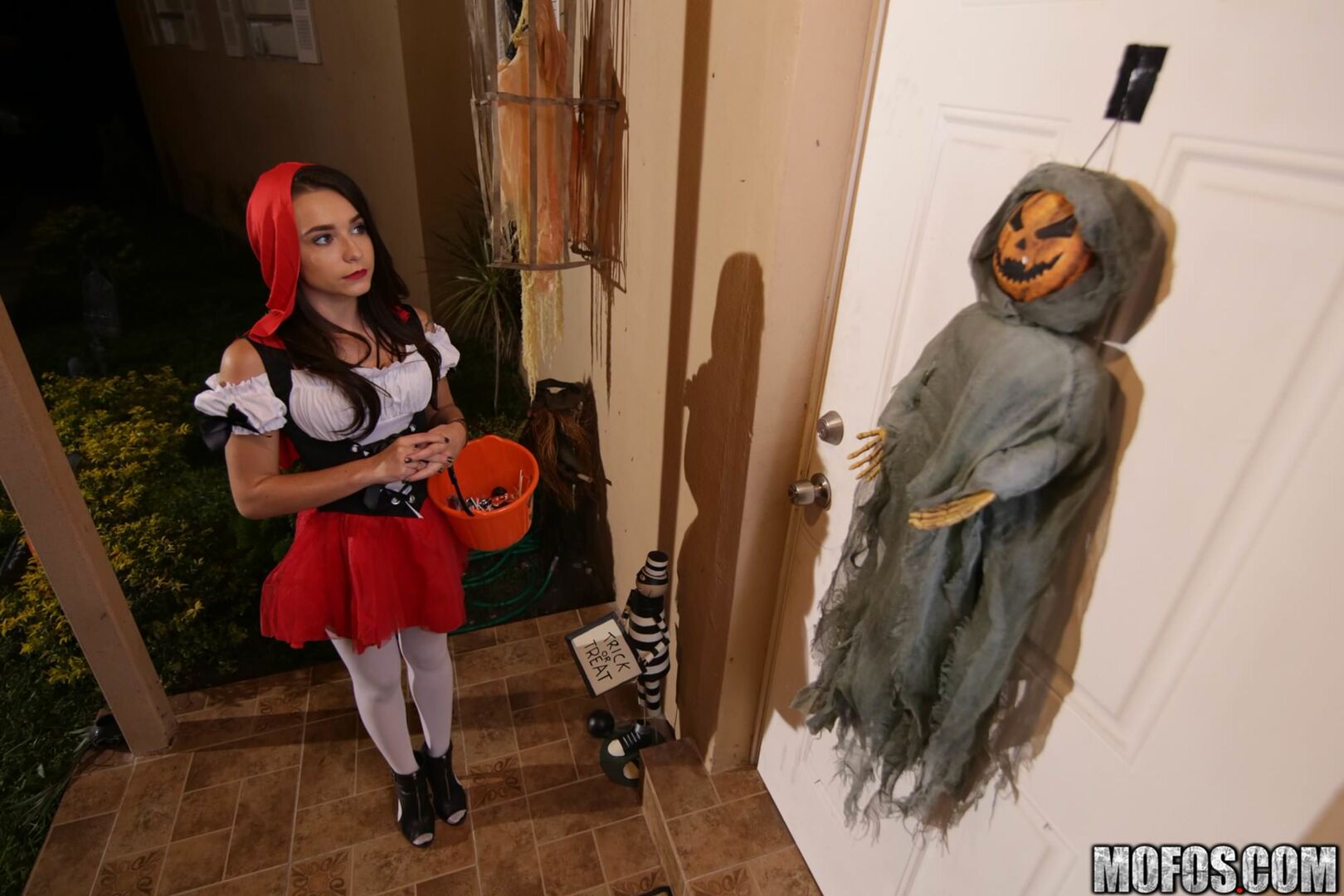 Brunette Spinner Fucks on Halloween