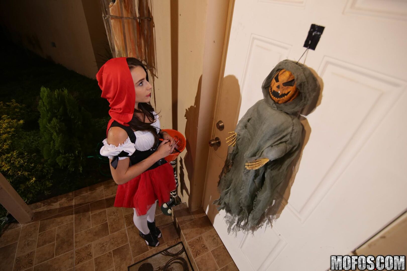 Brunette Spinner Fucks on Halloween