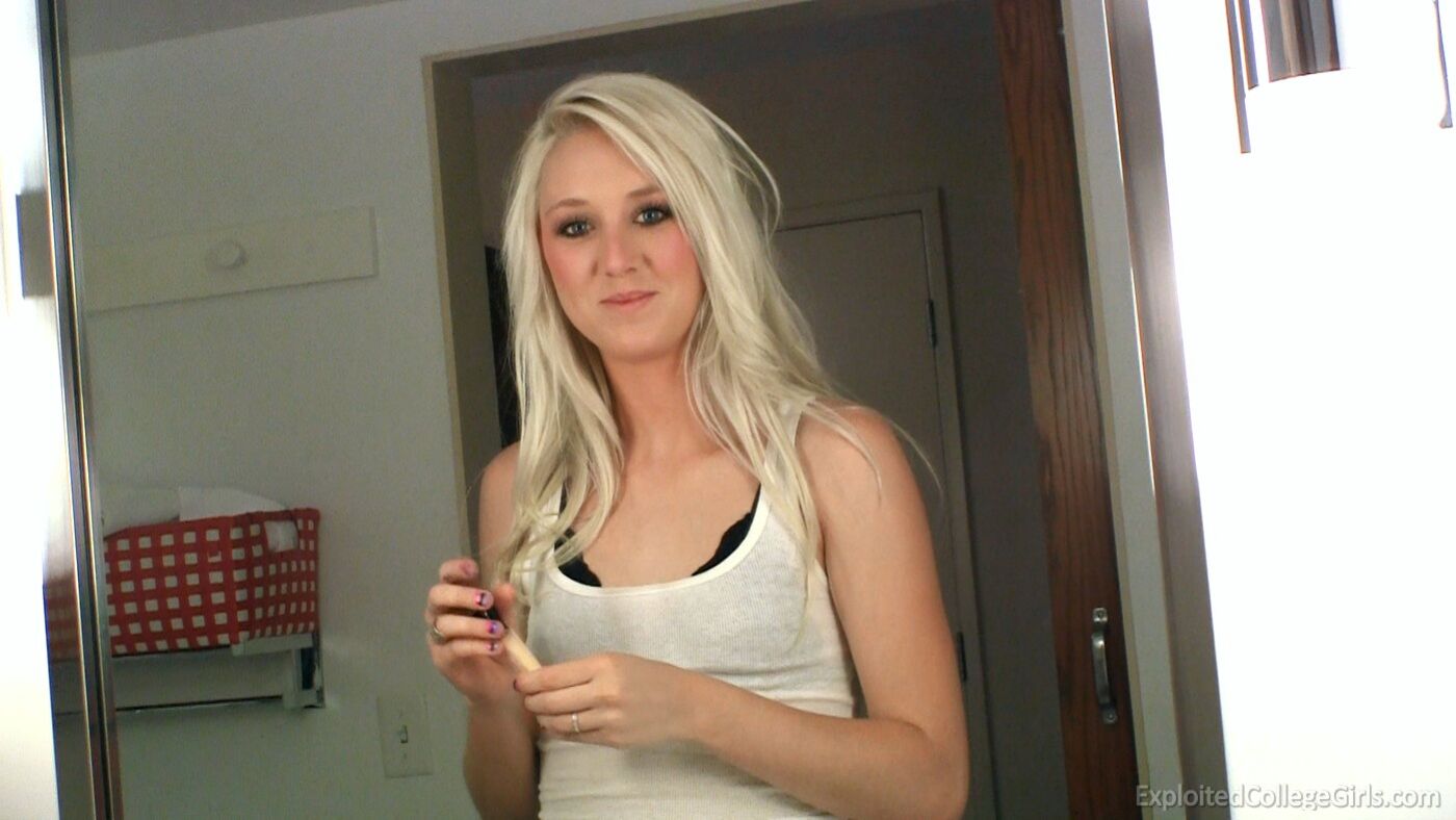 Ava 010435
