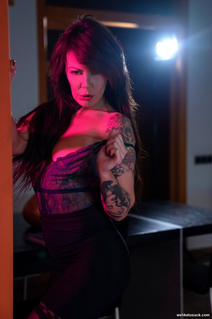 MERCHE FERRER — MILF DISTRACTION