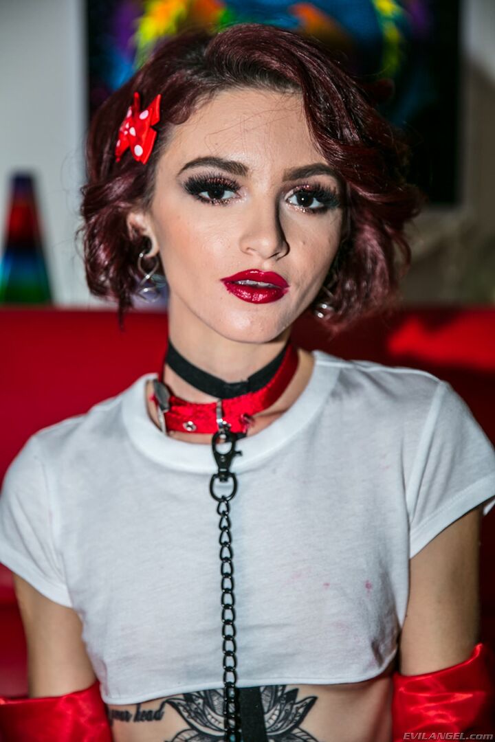 Squirting Lola: Daddy's Anal Sex Toy