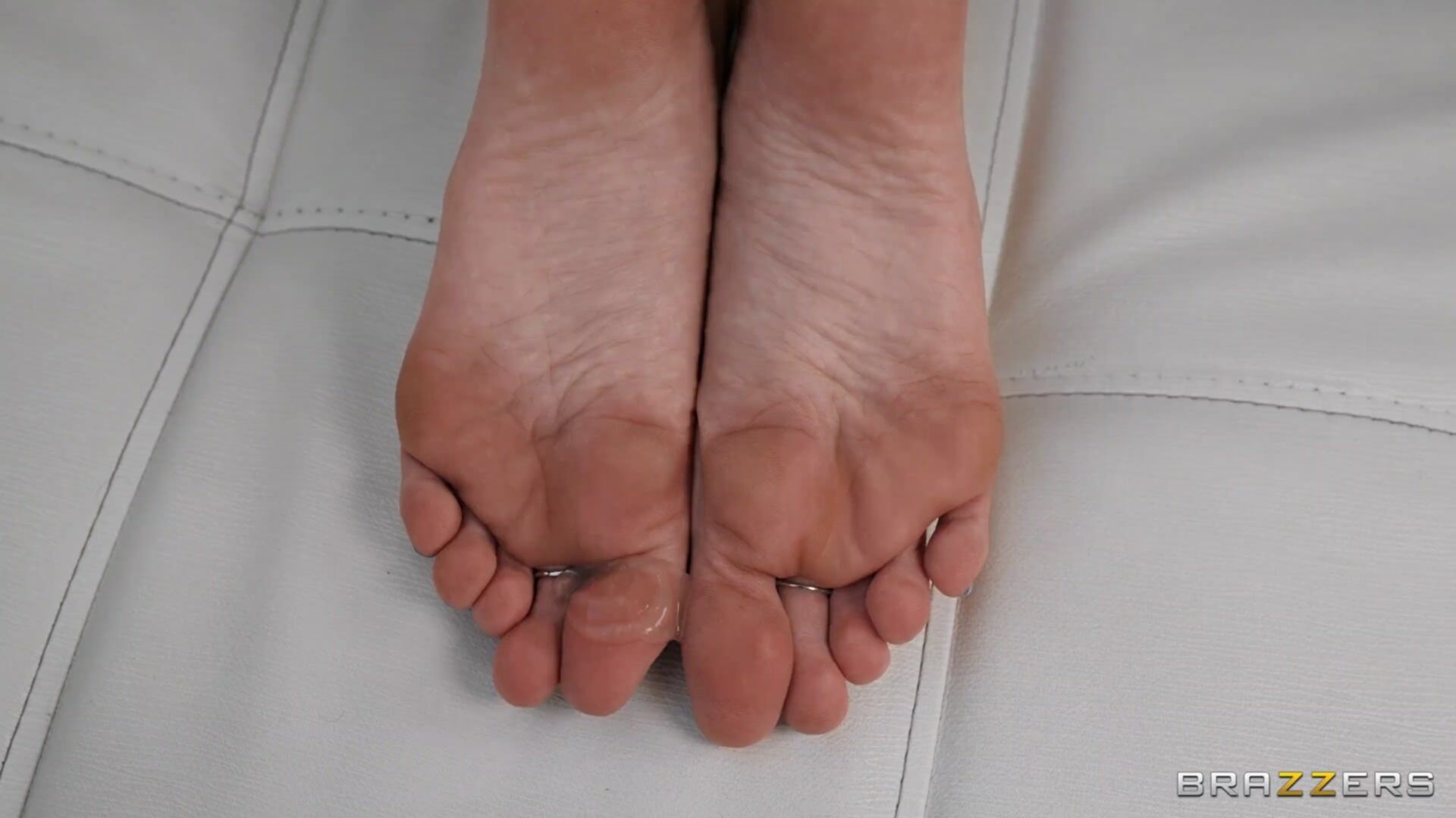 My Bro’s Ho Gots Nice Toes