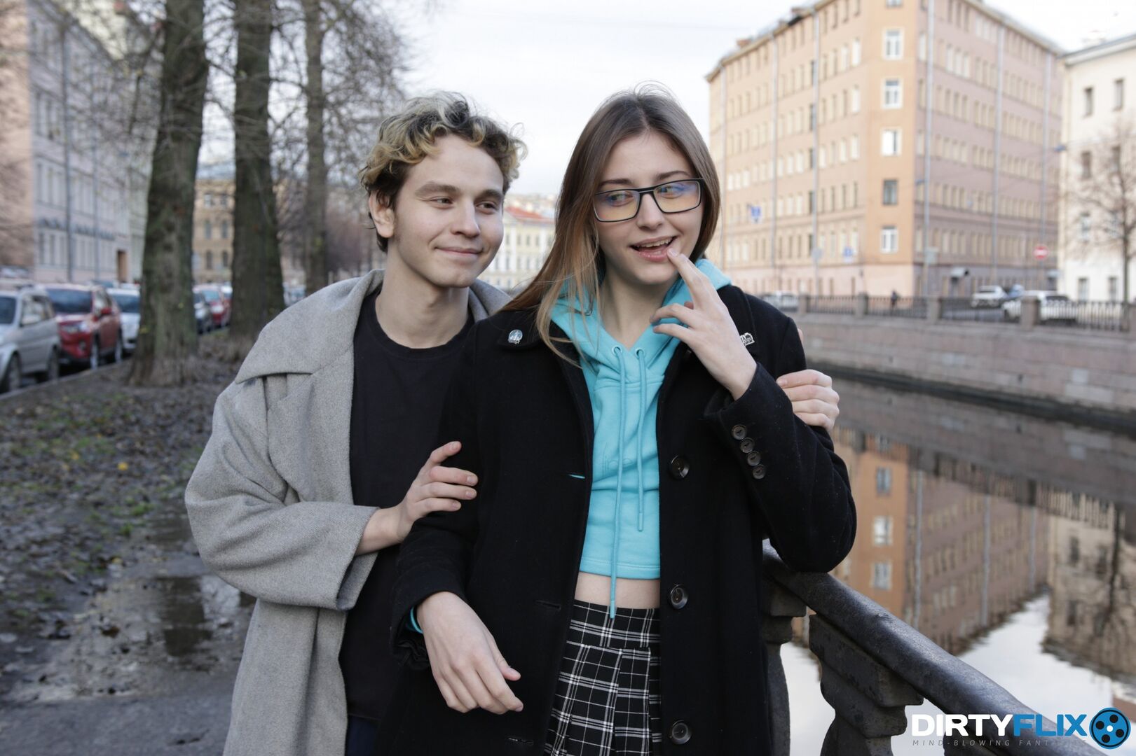 Guy meets and fucks college gal