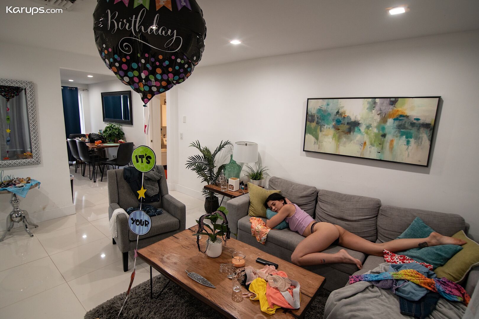 PENETRATED PARTY GIRL