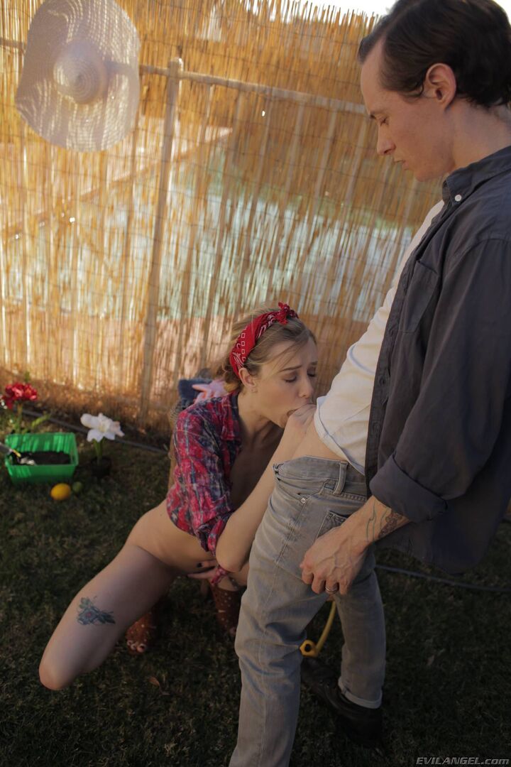 Ejaculating Haley's Multi-Squirt Fuck