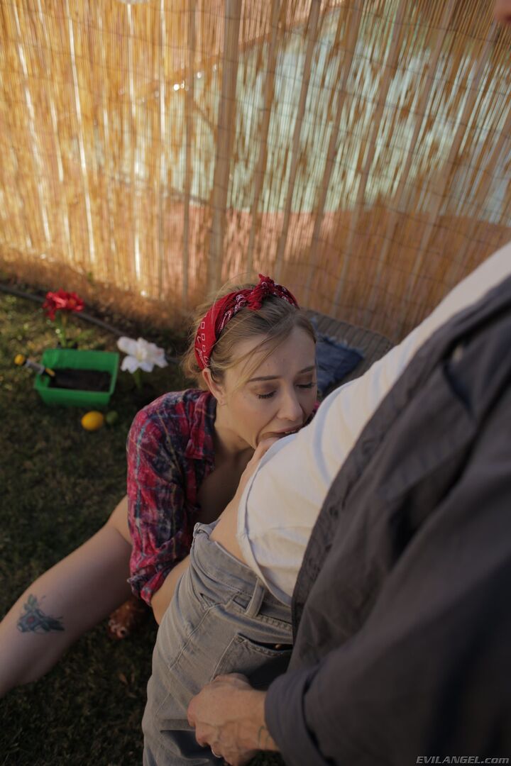 Ejaculating Haley's Multi-Squirt Fuck