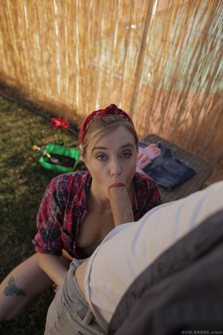Ejaculating Haley's Multi-Squirt Fuck