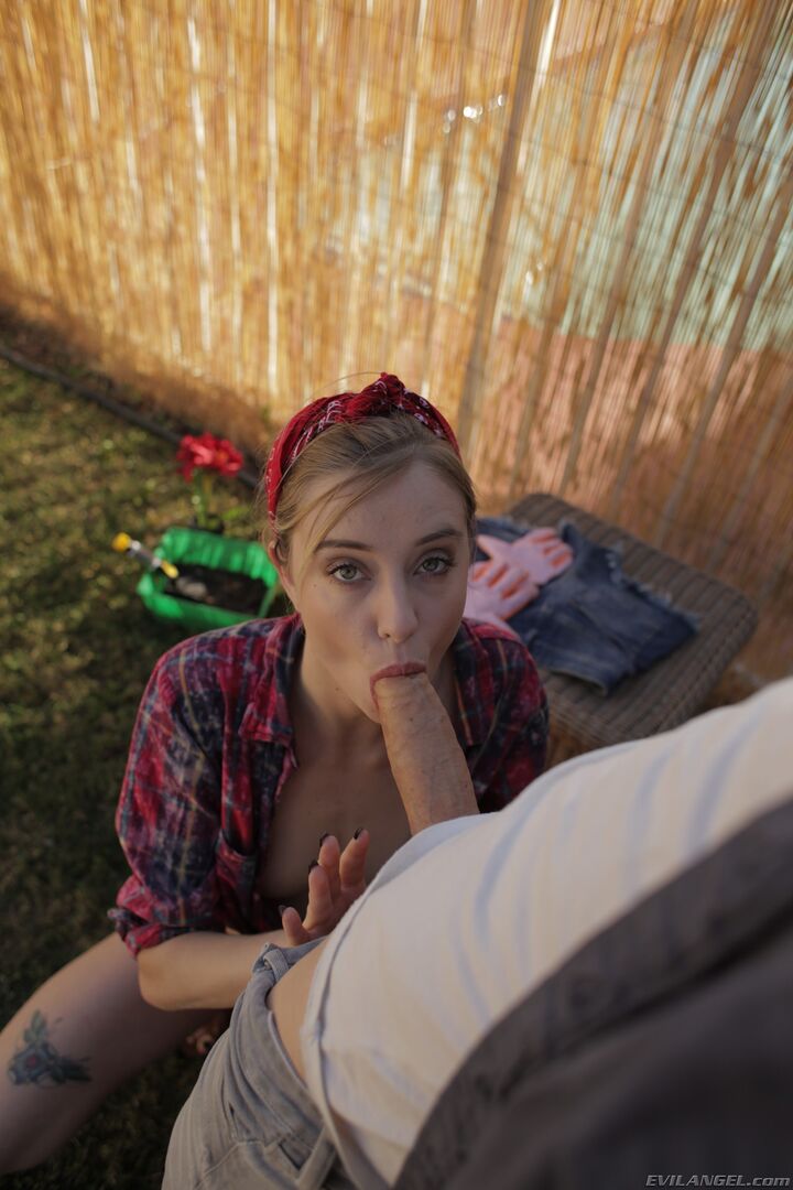 Ejaculating Haley's Multi-Squirt Fuck