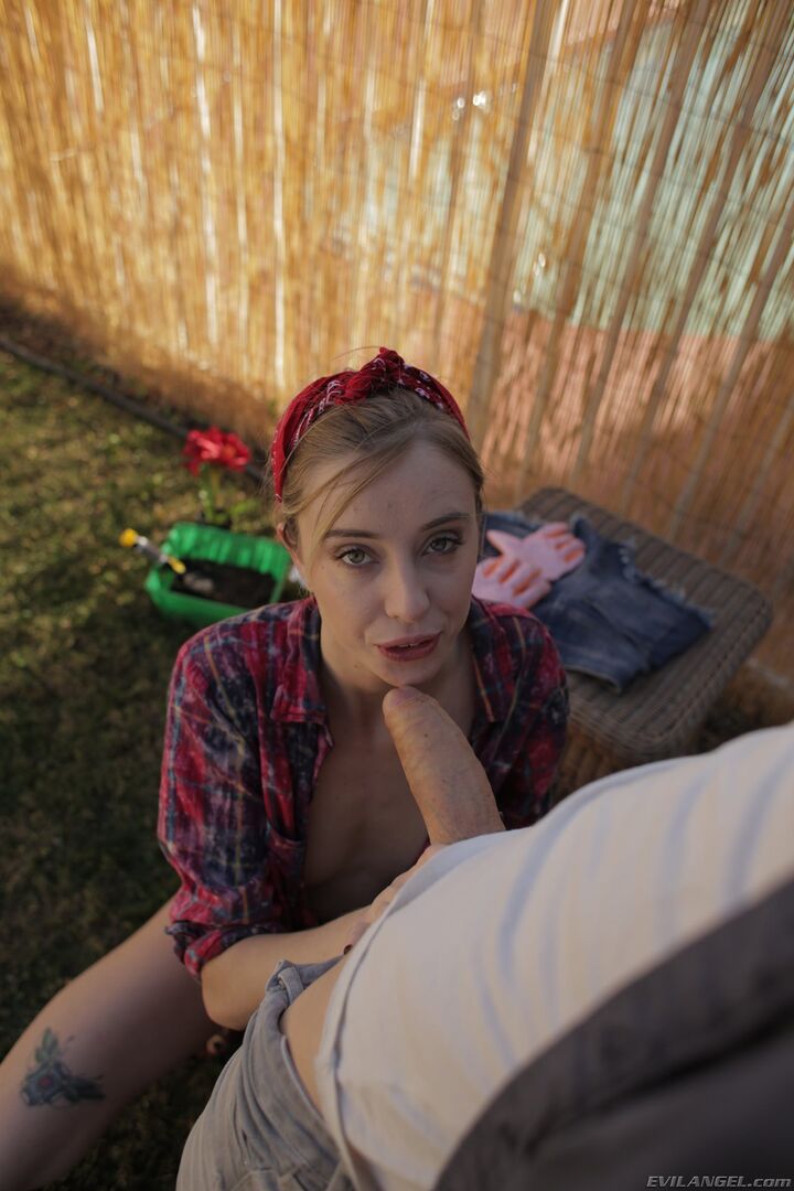 Ejaculating Haley's Multi-Squirt Fuck