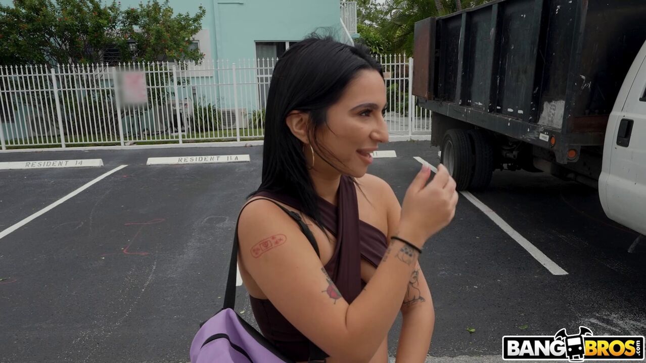 Penis Icing On Her Pussy