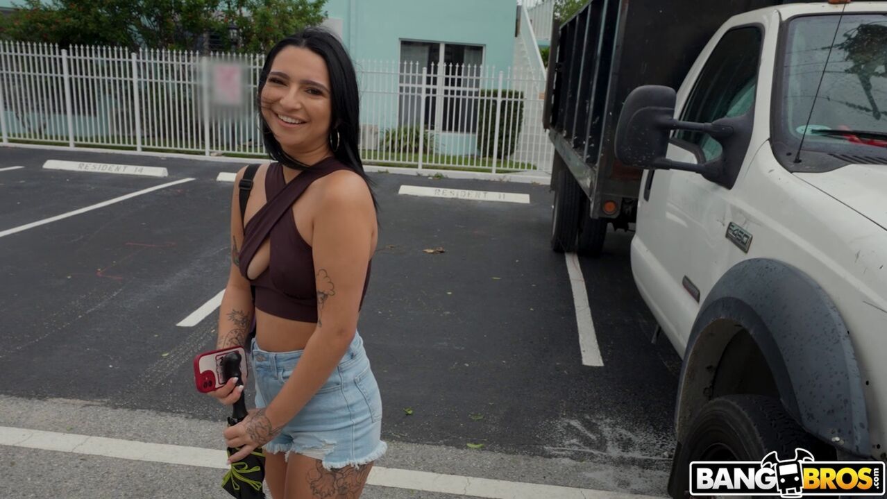 Penis Icing On Her Pussy