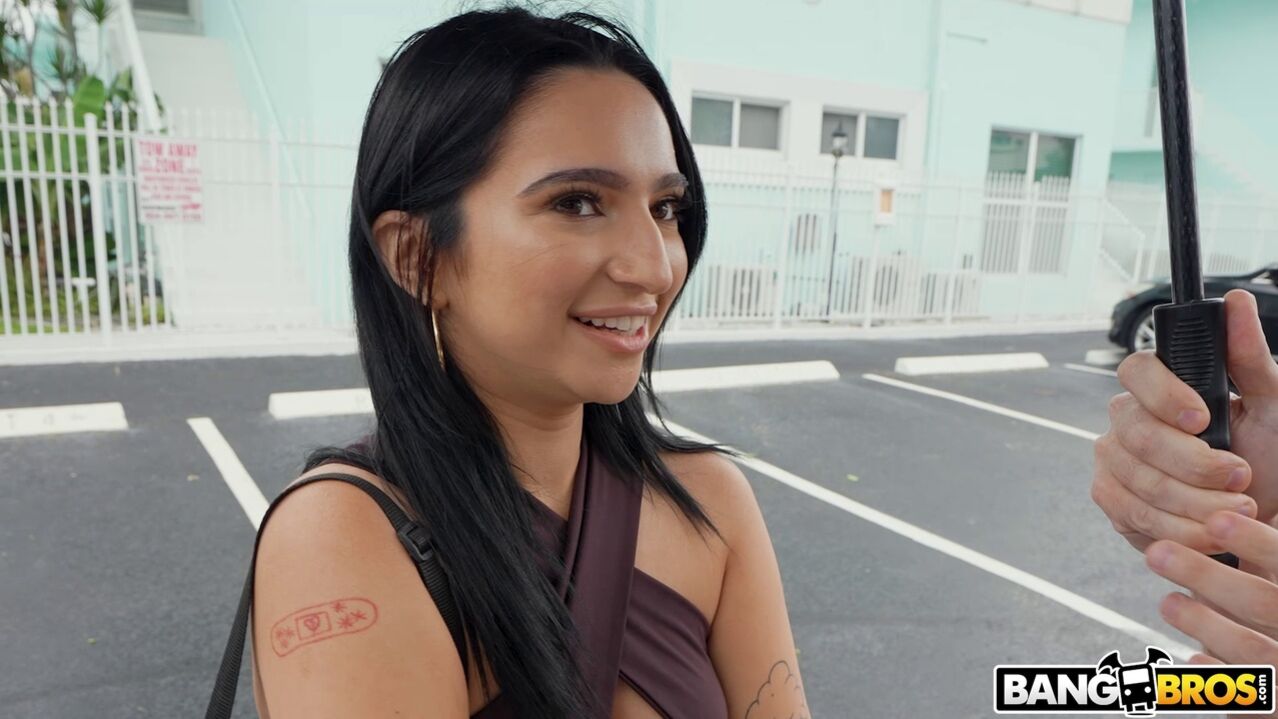 Penis Icing On Her Pussy