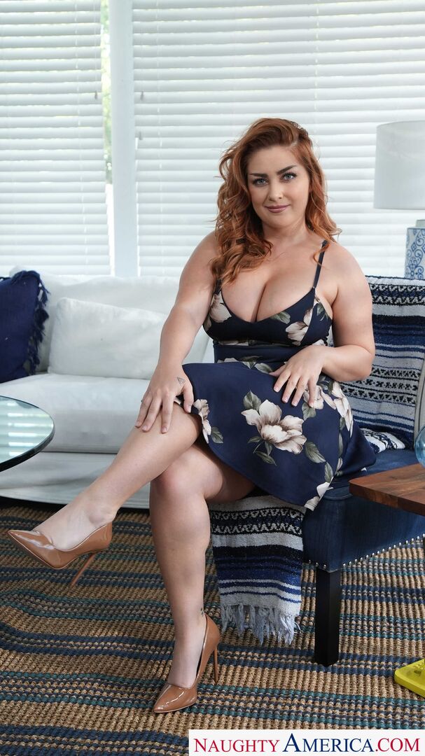 Big natural titted Chloe Cooper bounces them all over hard cock