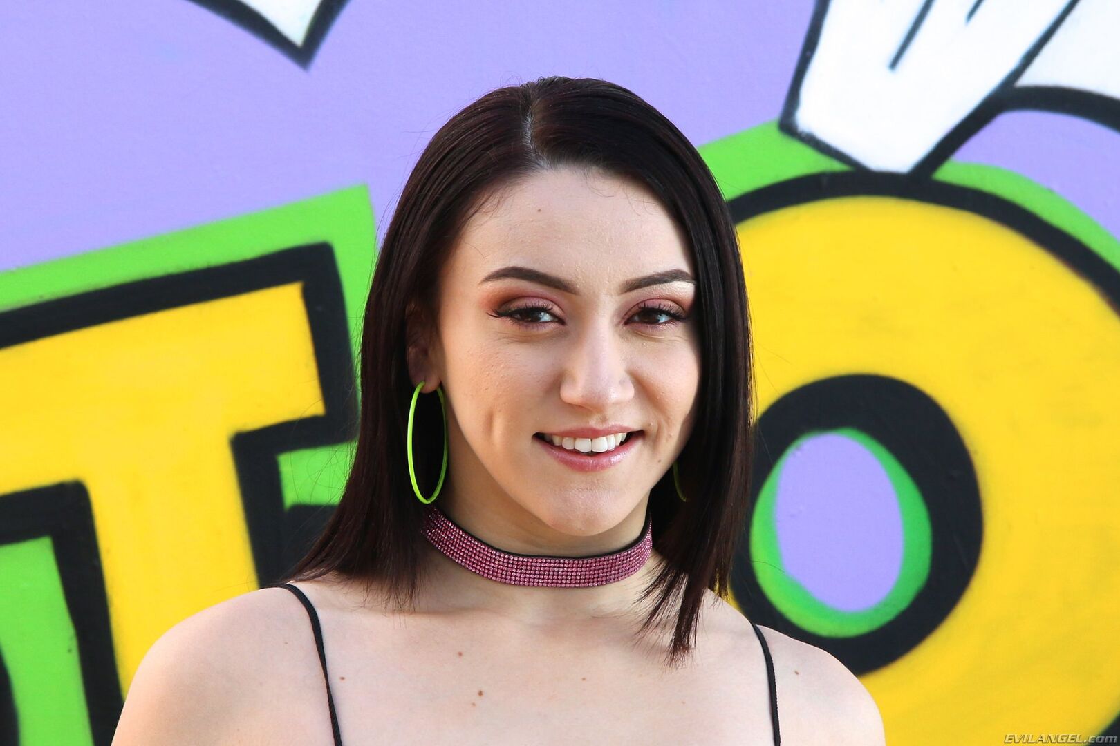 Big-Assed Mandy's Gape-Farting Sodomy