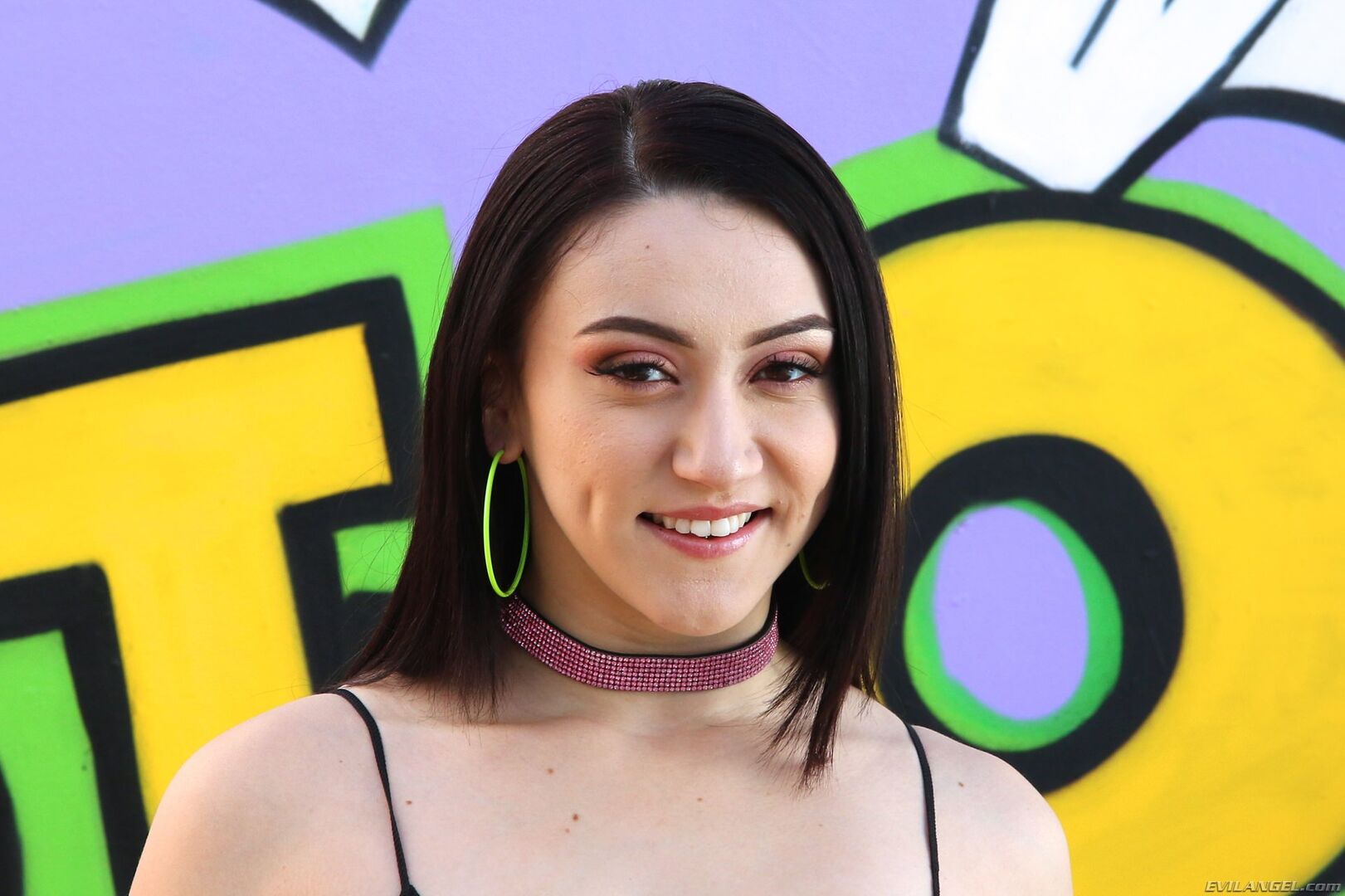 Big-Assed Mandy's Gape-Farting Sodomy