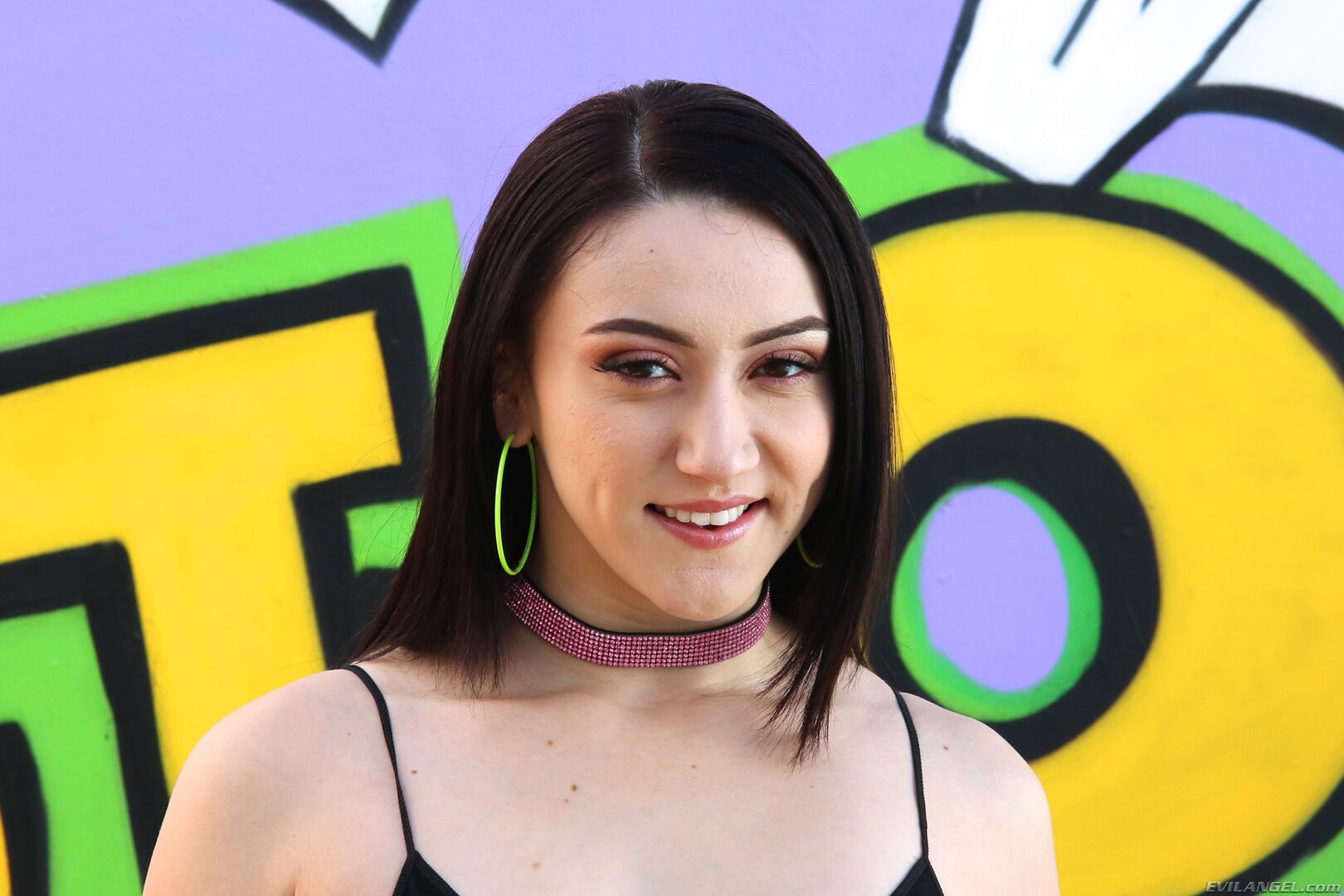 Big-Assed Mandy's Gape-Farting Sodomy