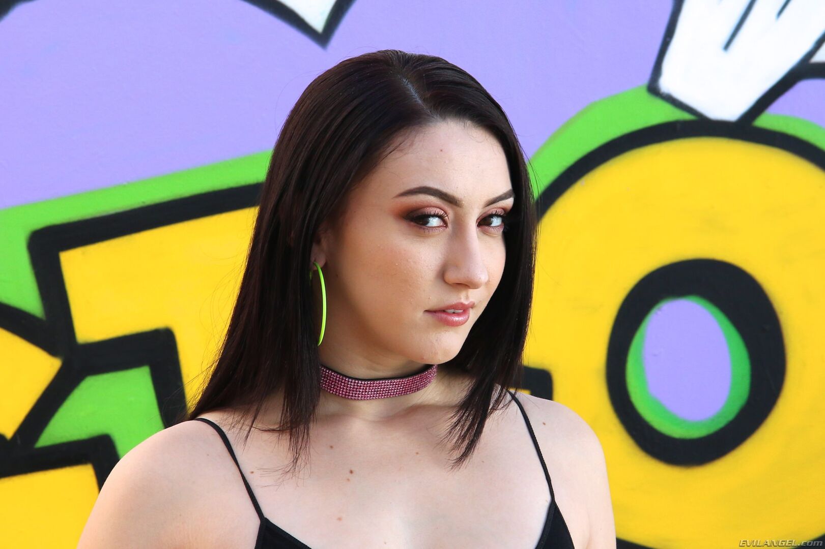 Big-Assed Mandy's Gape-Farting Sodomy