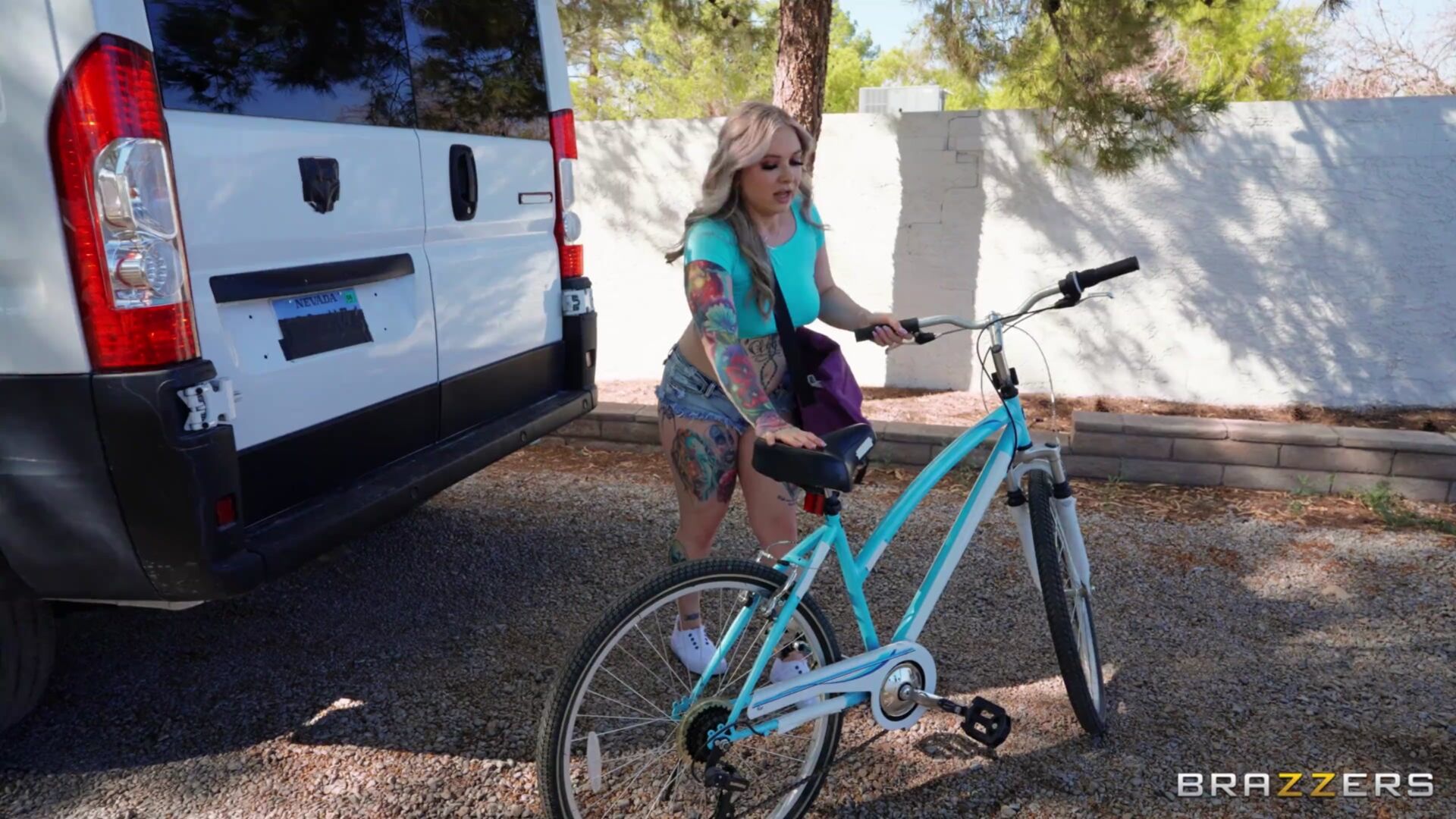 Bike Breaker Busts Her Squirty Pussy Til The Cops Show Up