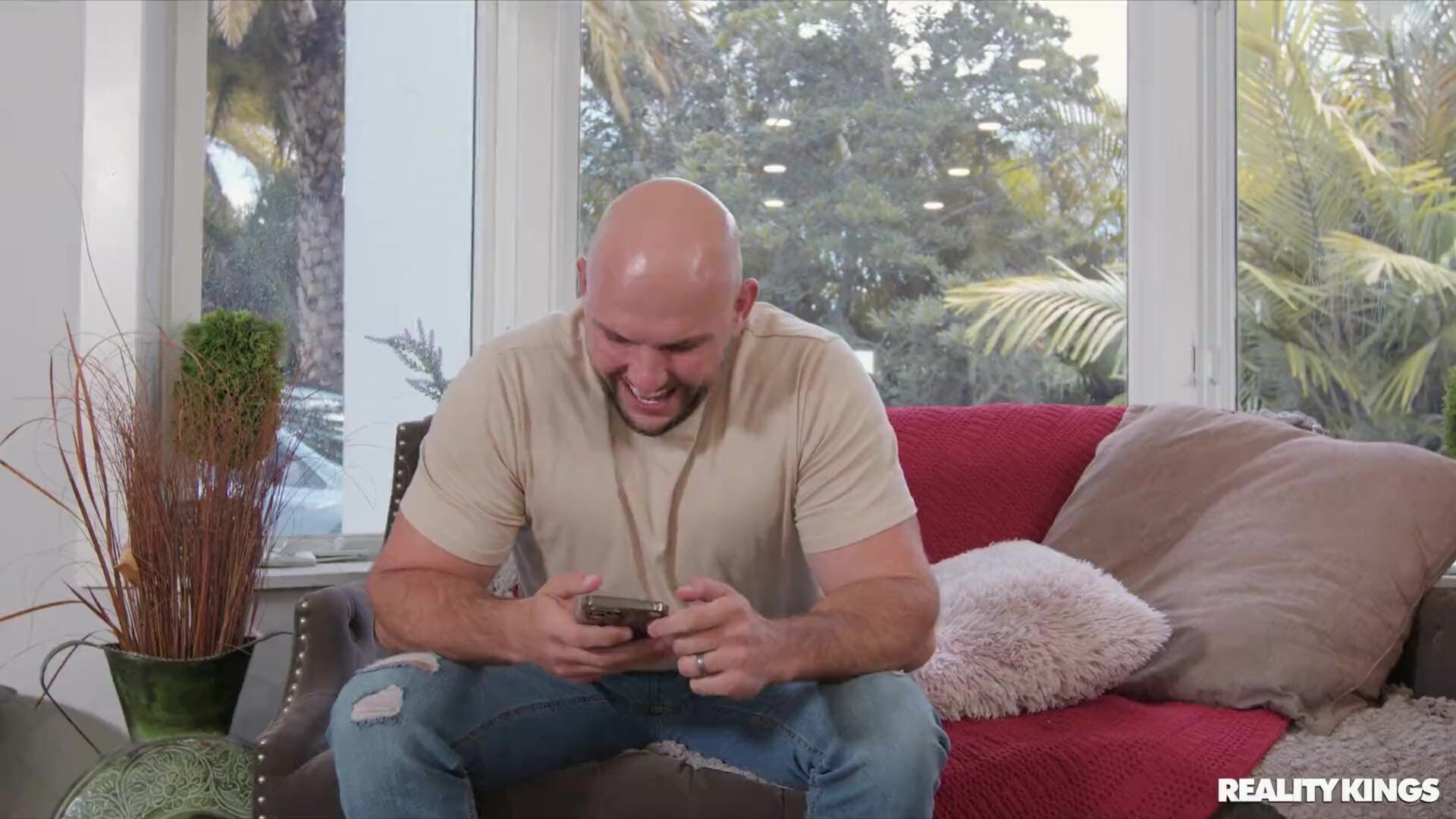 MILF Hunter - The MILF Marketplace