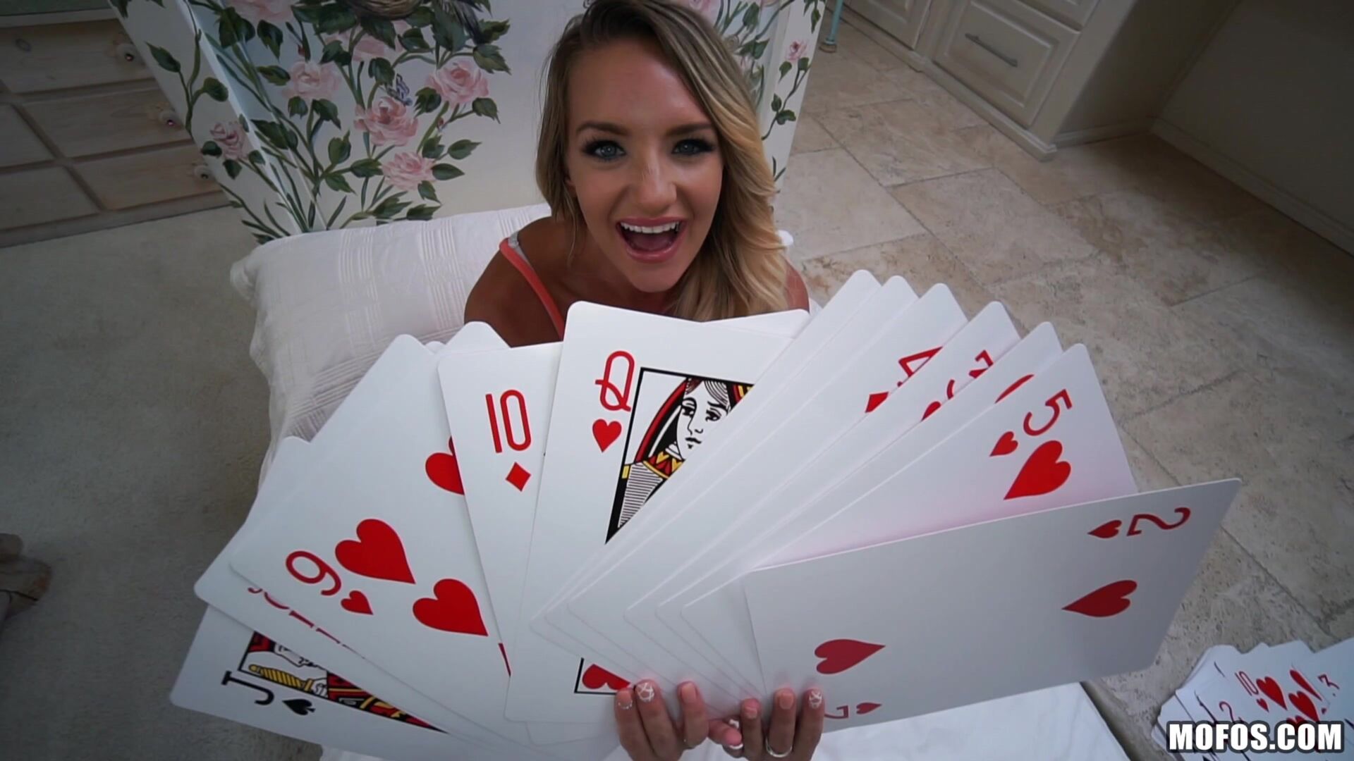 Athletic Spinner Deepthroats Cock