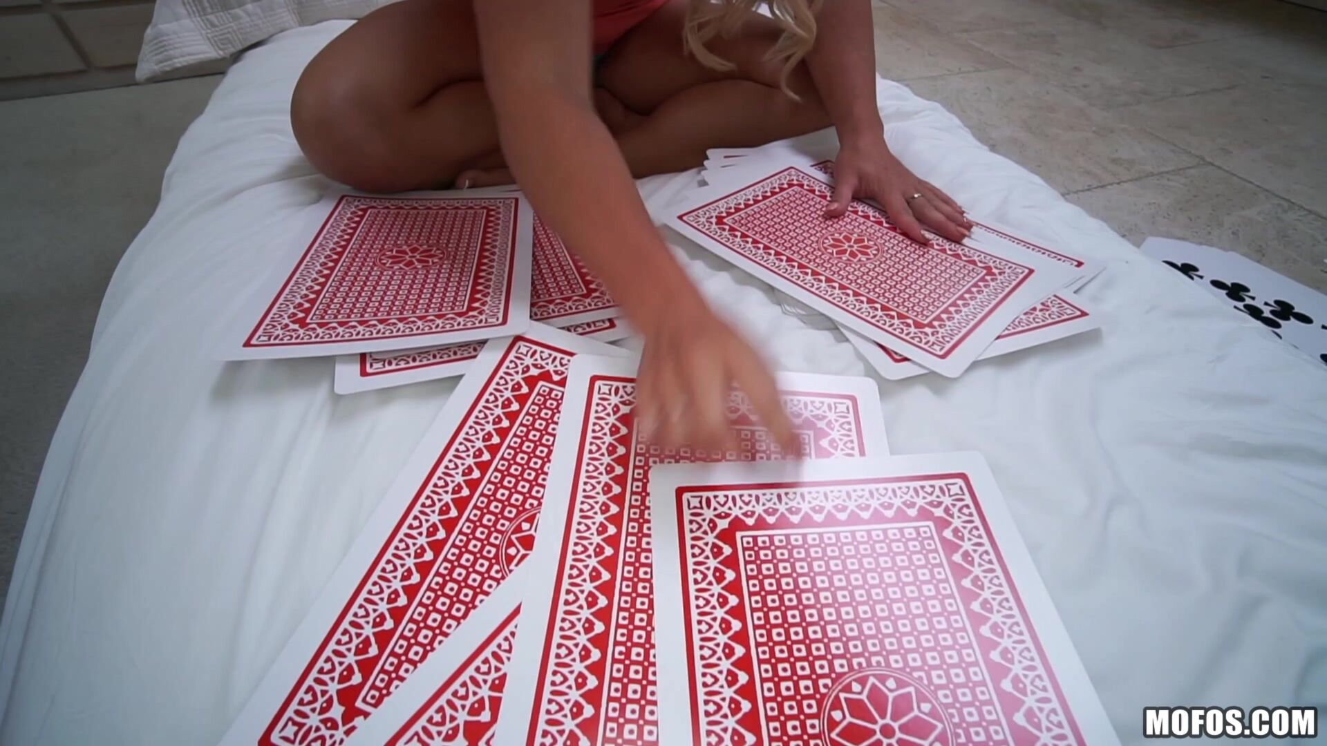 Athletic Spinner Deepthroats Cock