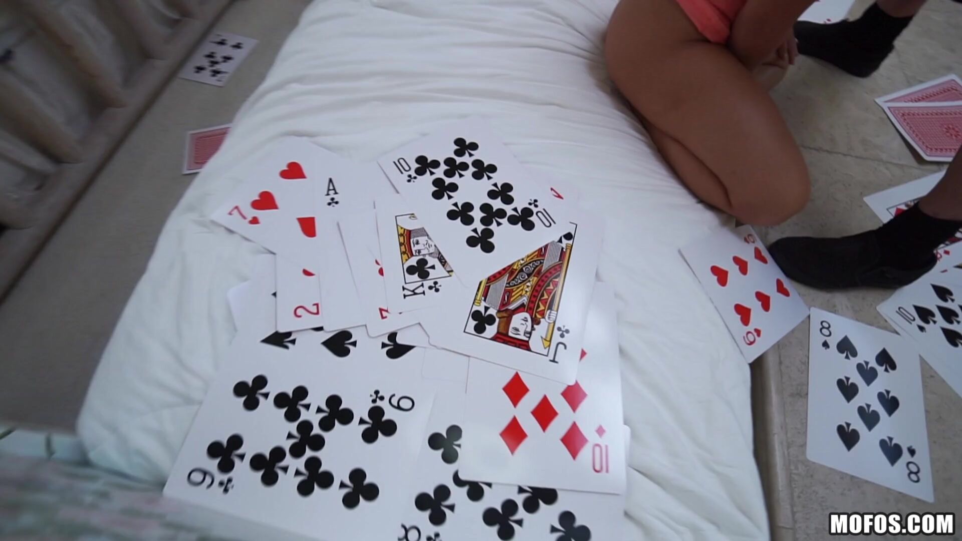 Athletic Spinner Deepthroats Cock