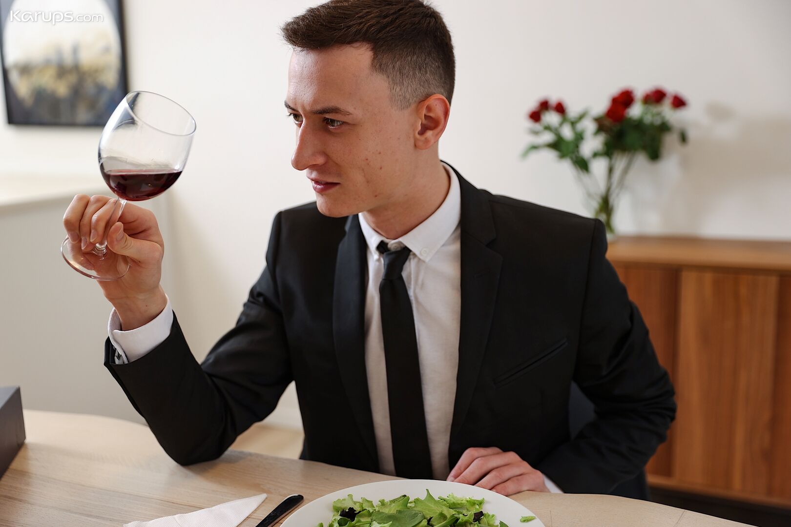 BOUND STRESSED DINNER GUEST