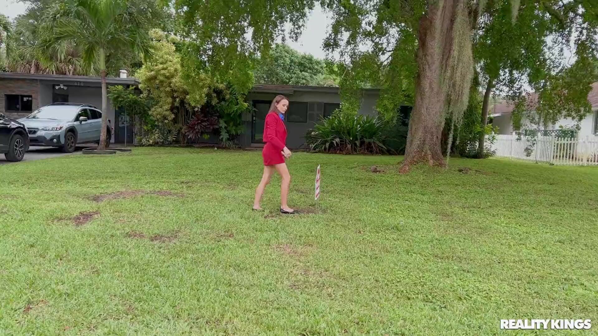 Real MILF Real Estate