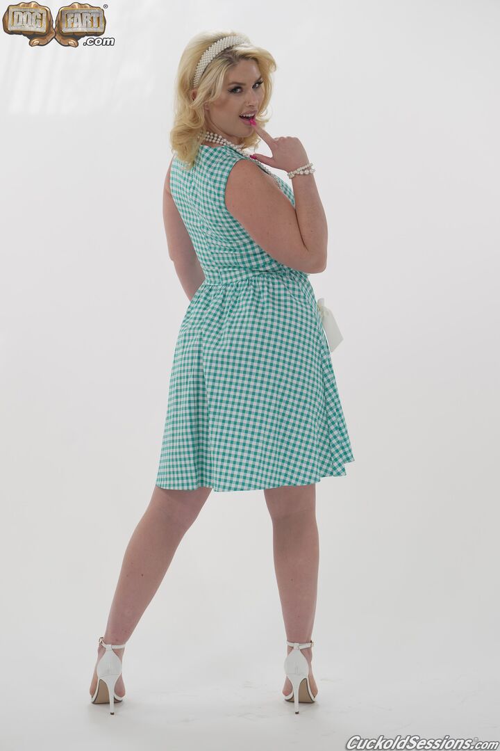 Riley Reign-CuckoldSessions