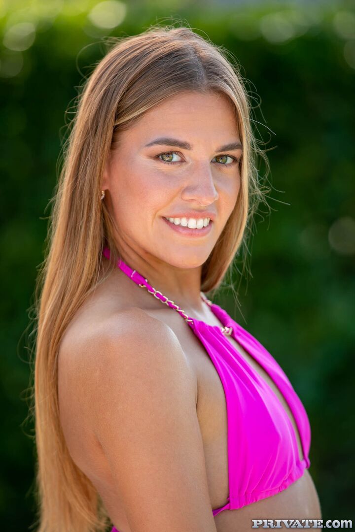 Eveline Dellai, Anal Addicted Model