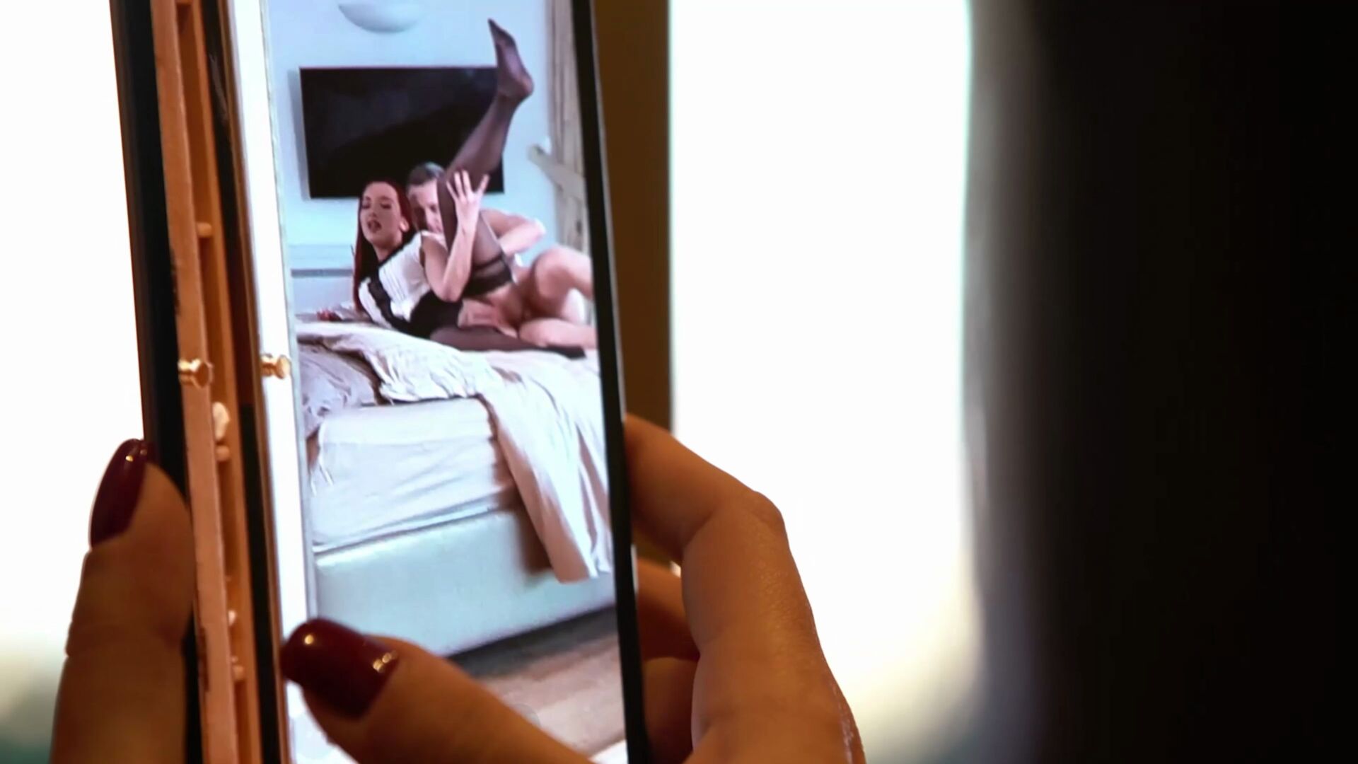 Sandrine Discovers Her Husband's Real Face