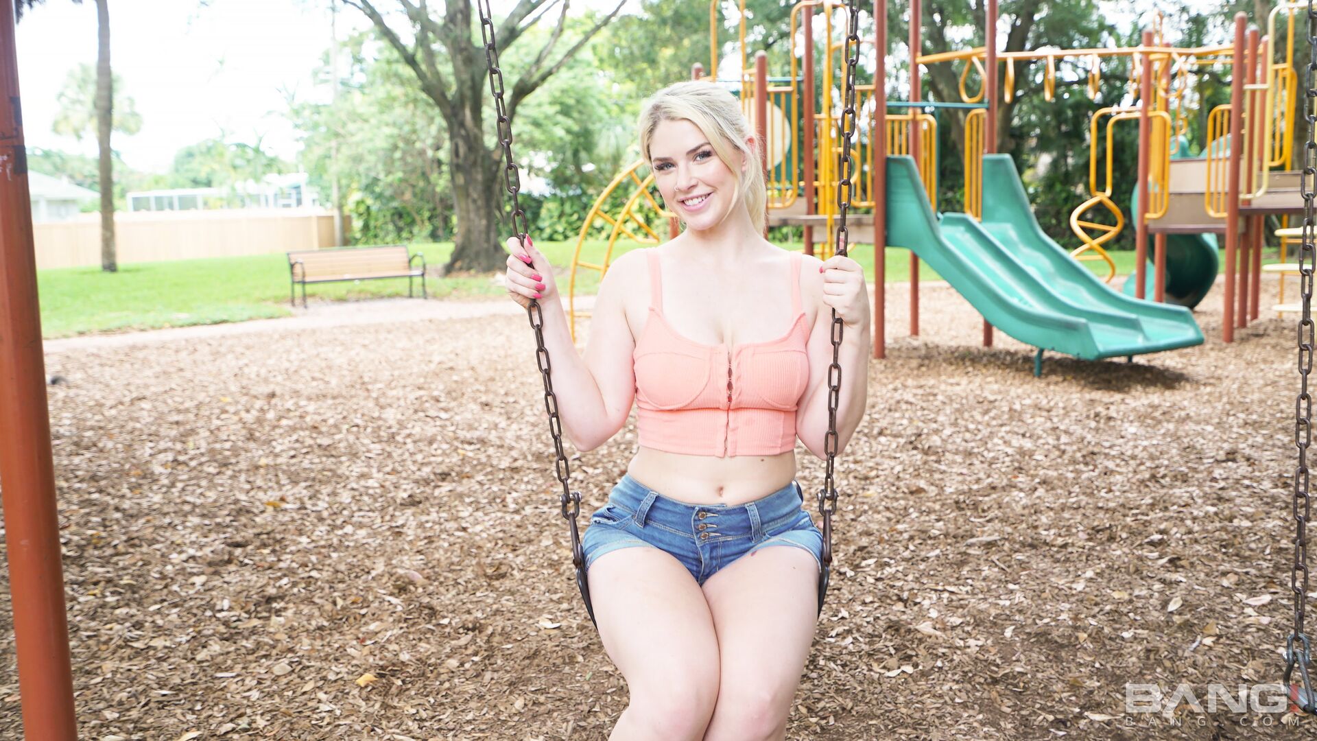 Big Titted Riley Reign Eats Ass, Fucks and Pushes Out A Creampie