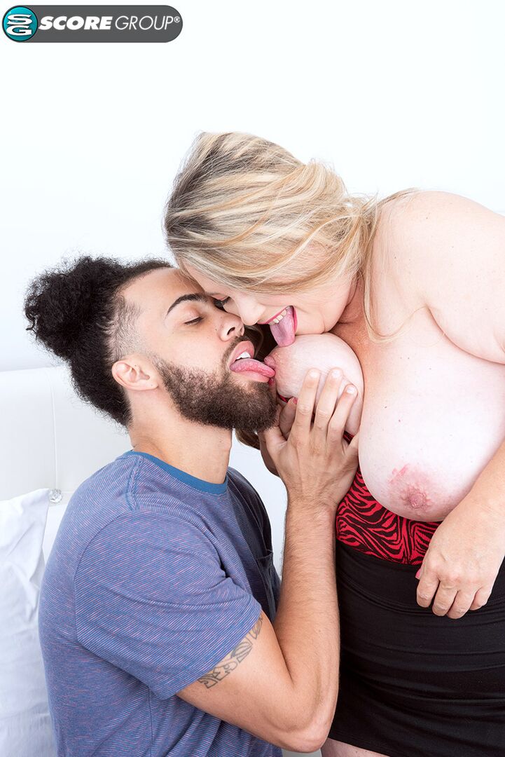 CJ WOODS WANTS A BIG DICK BETWEEN HER COUNTRY GAL TITS