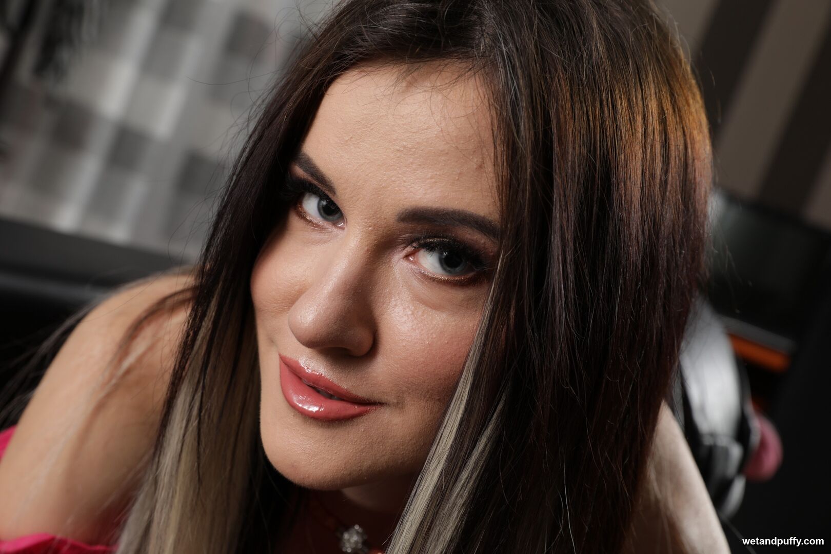MELANI MENDES — PUMPING TO PLAY