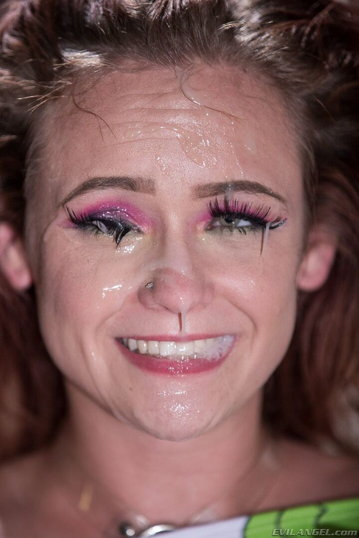 Squirting Keegan's Manhandling Hookup